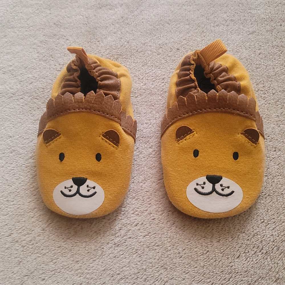 Wonder Nation Lion Slippers Size 4 (12 Months)